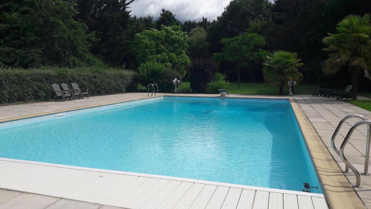 Chez Sally Et Mario Arnage Exterior foto